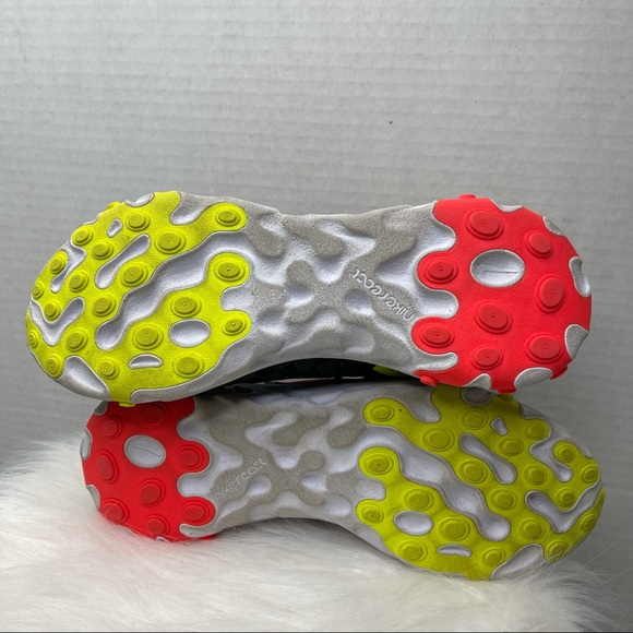 NIKE Epic React Tennis Shoe - Picture 6 of 6